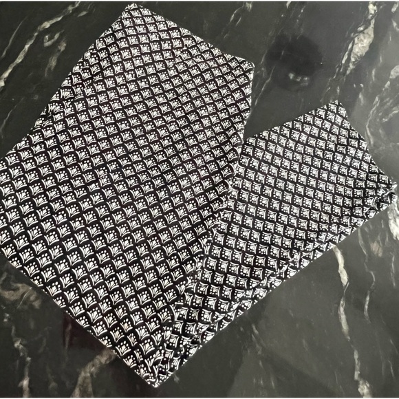 Chicos, black and white tapered ankle pants in Chico’s size 2.5 - Picture 1 of 14